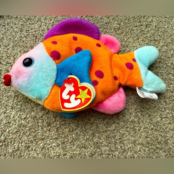 Ty Other - Lips The Fish Ty Beanie Baby Rare Look Retired W/ Errors